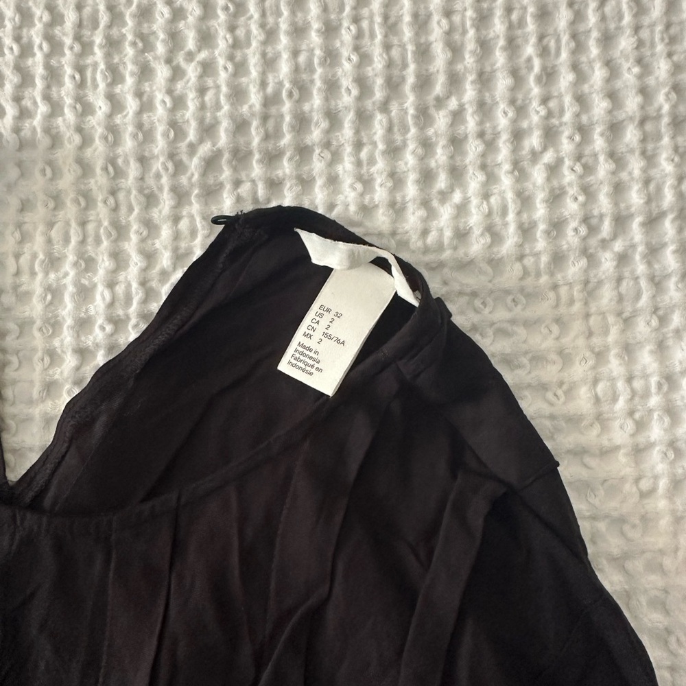 H&M bundle of Floral Black Dress and black dress like new - Picture 9 of 10